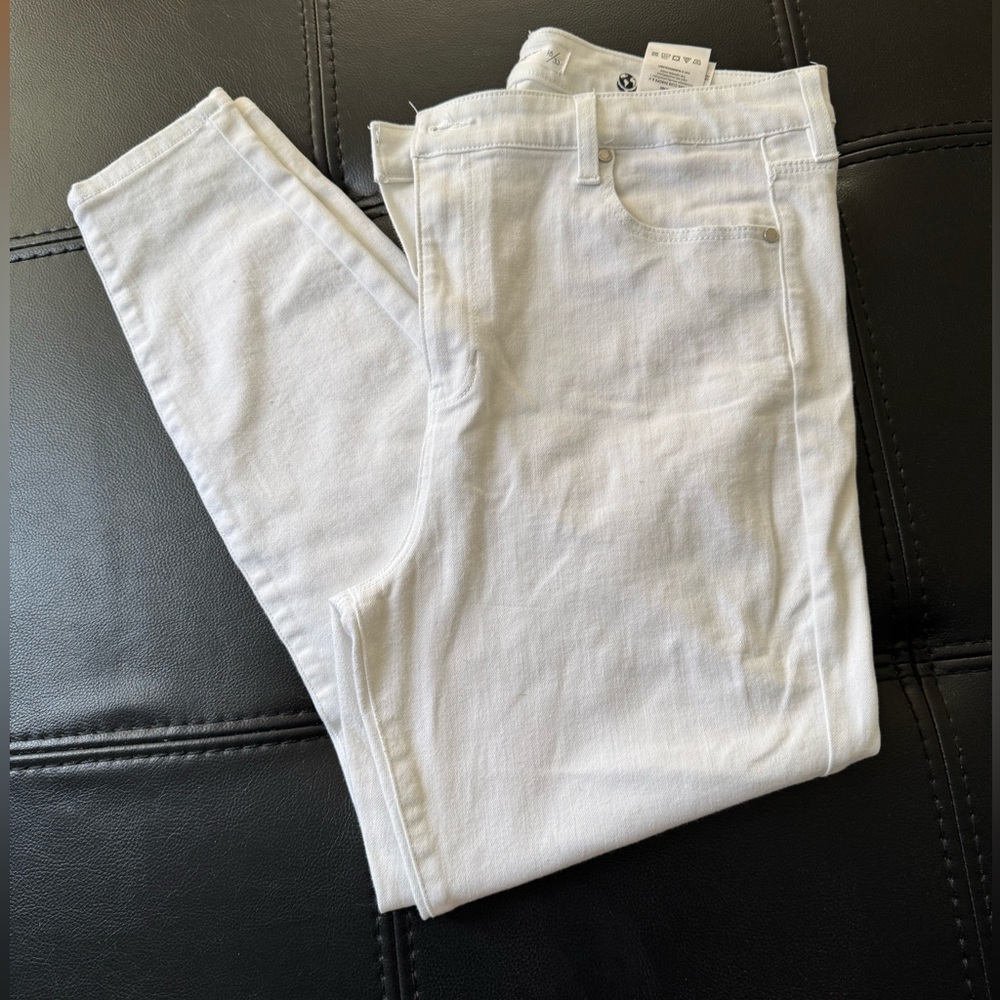 EUC Liverpool, white high-rise, skinny jean
